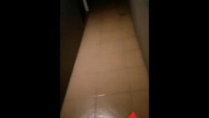 Lasing kaya Pinakain Ko sa Hallway Muntik Mahuli – Pinay Public Sex