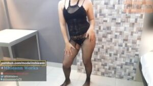 Pinay MILF Dancing in front of Livecam Show – Behind the scenes of Previous video