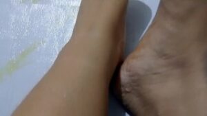 Hot Nasty long feet toes rubbing and jerking