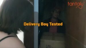 Sarap tsupain ng delivery rider – tinesting nya ang Tantaly Doll