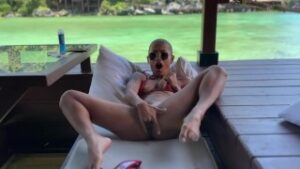 public island masturbation with emma rouge